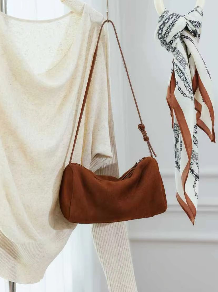 Matte Suède Koeienleer Cilinde - Women Bags 2026 Trends recensie en prijs